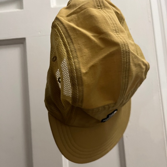 North Face Hiking Hat - Picture 6 of 6